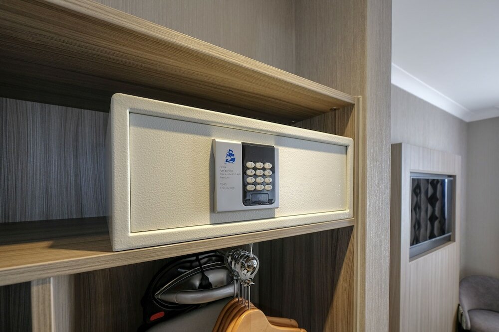 Фото Royal National Hotel