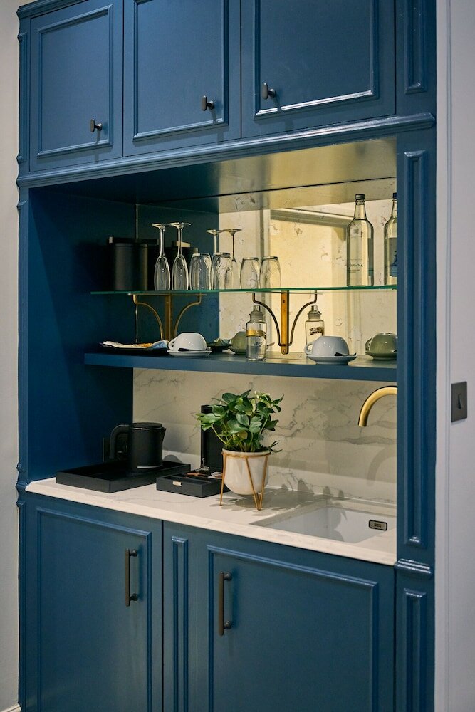 Фото Tophams Hotel