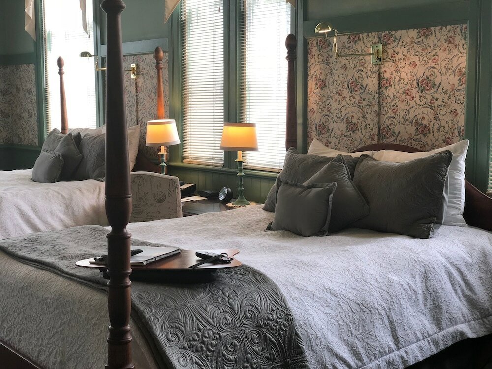 Фото Chambery Inn