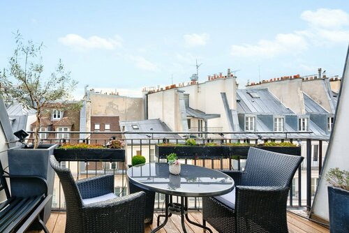 Апартаменты Apartments du Louvre - St-Honoré в Париже