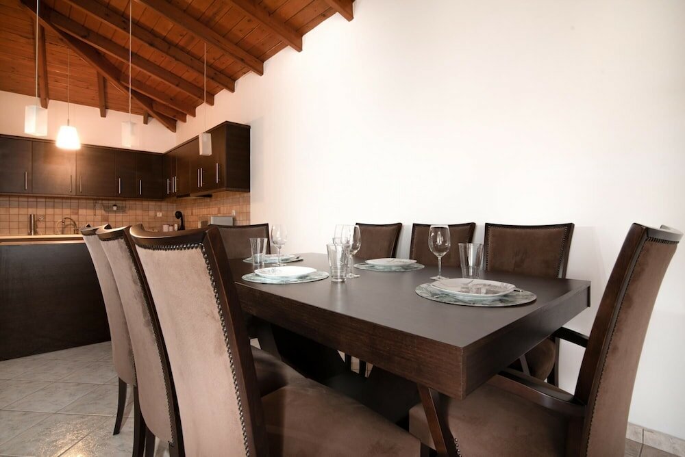 Фото Mtc-ns Apartments by the Airport