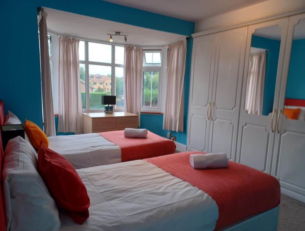 Фото Crawley Green House - Huku Kwetu