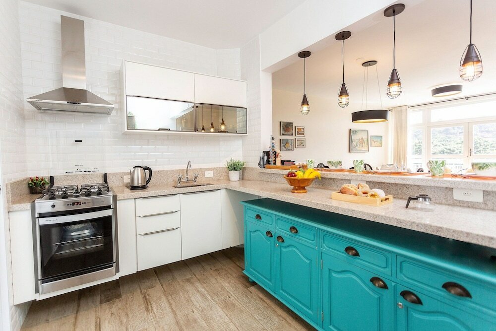 Фото Incrível Vista com 4 Quartos e Lareira