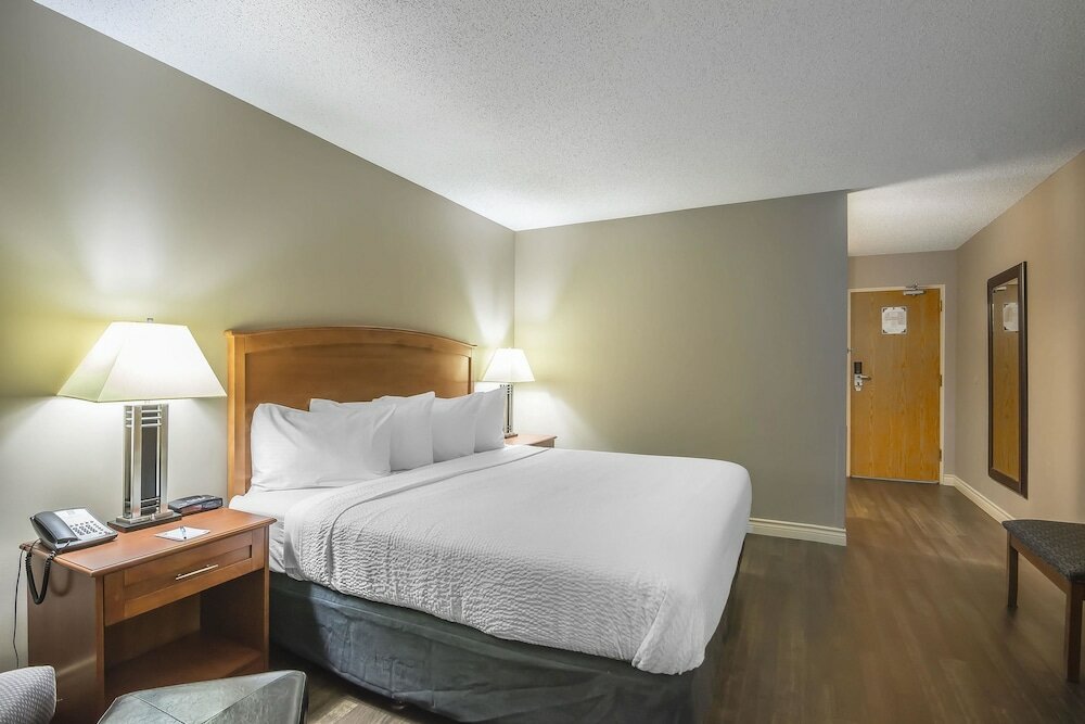 Фото Quality Inn West Edmonton