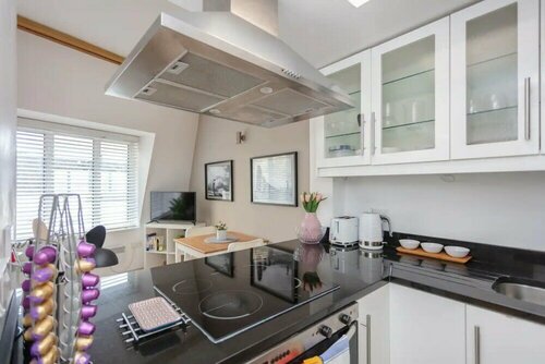 Гостиница Stylish 1 Bedroom Apartment Near Northcote Road в Лондоне