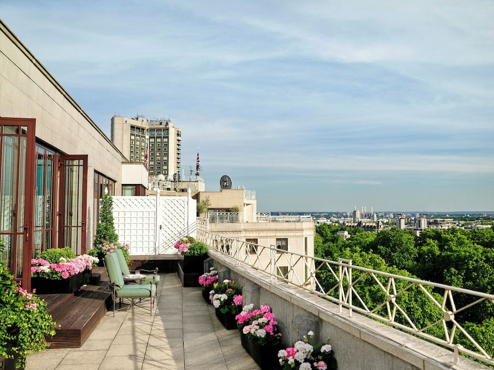 Фото The Dorchester