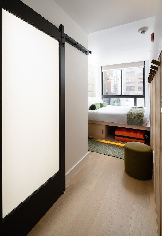 Фото Little Charlie Hotel