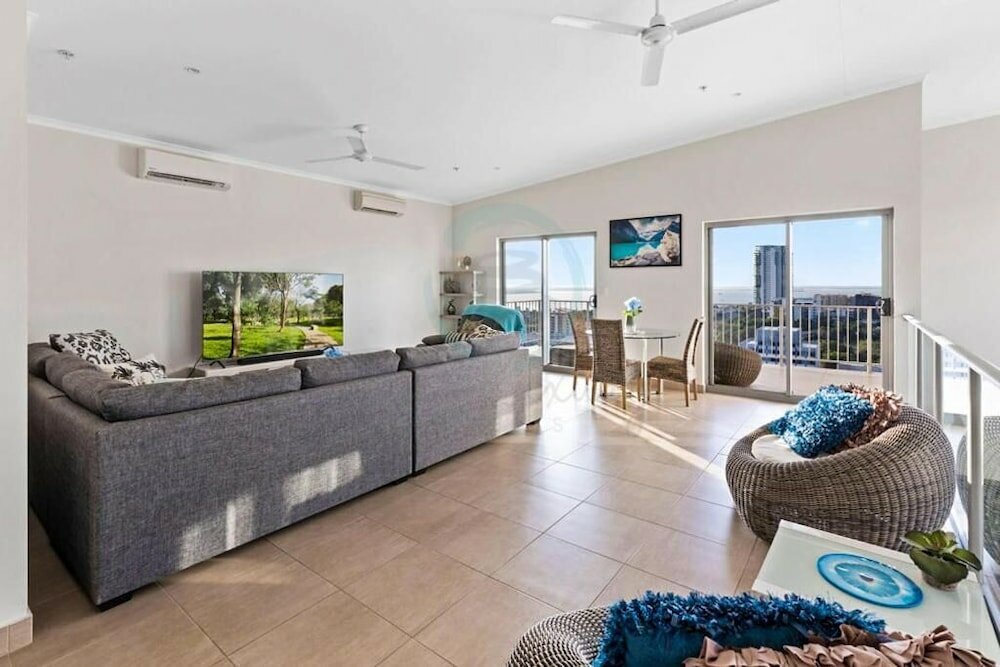 Фото Signatures on Woods - Pinnacle