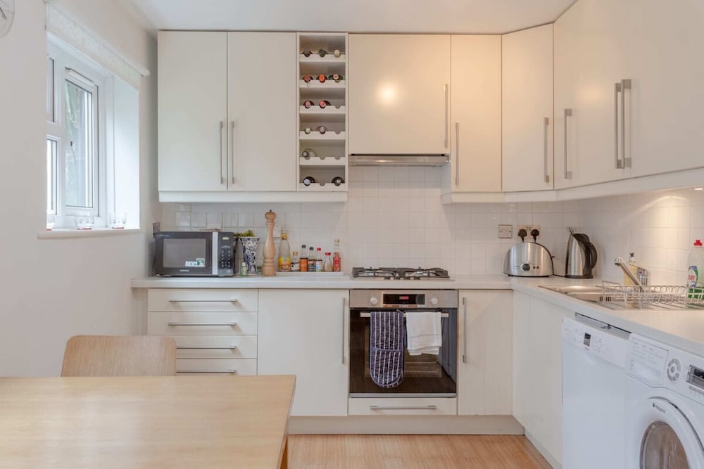 Фото Well Located 2 Bedroom 1 Bath in Elephant & Castle