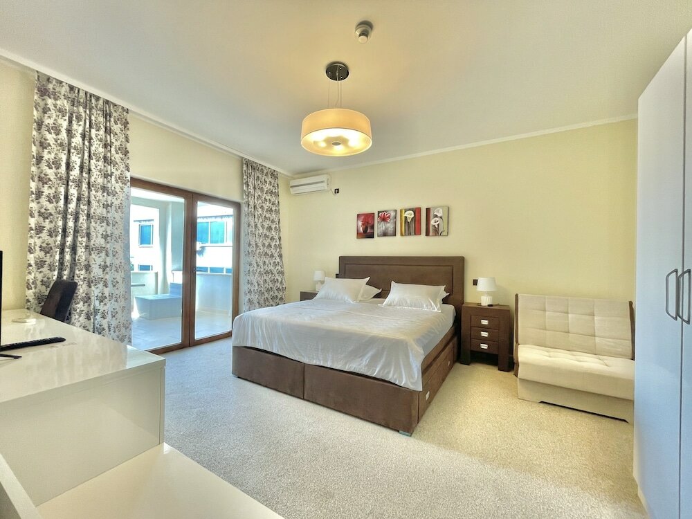 Фото Hotel Opera Jaz