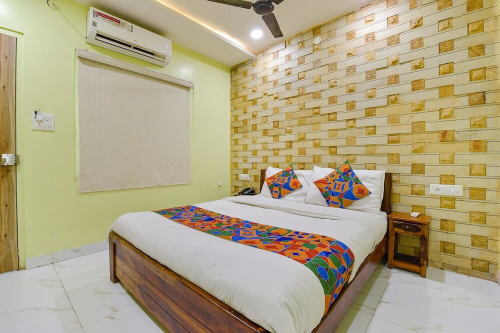 Фото Fabexpress Rani Bagh