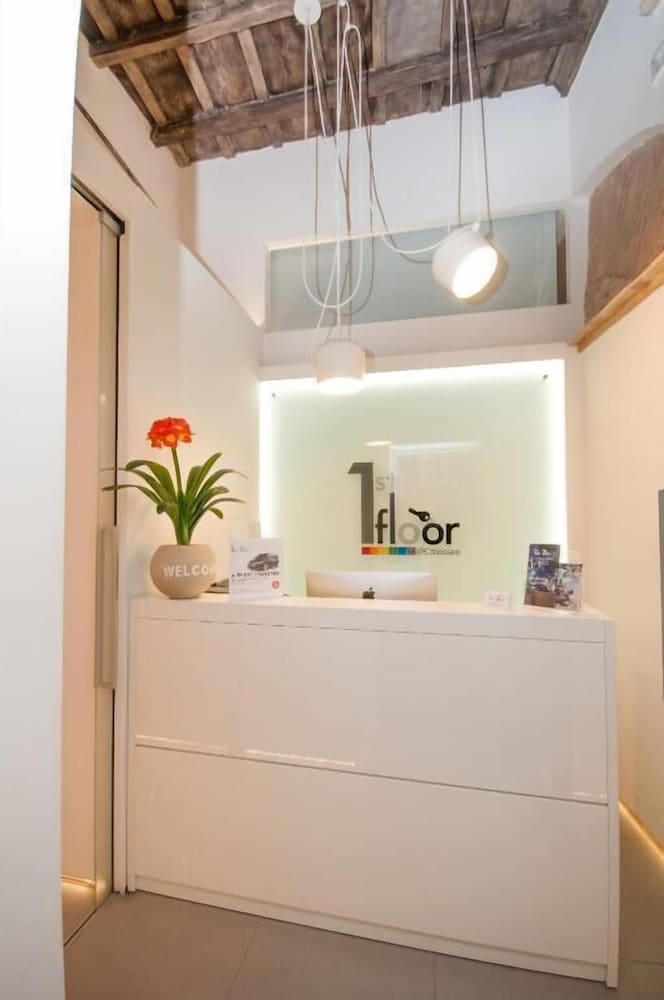 Фото First Floor