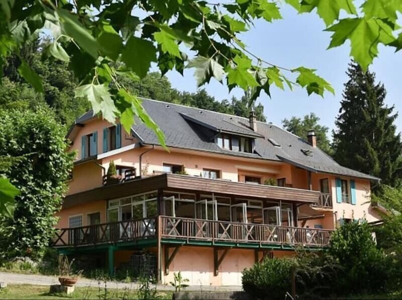 Гостиница Logis Hôtel les Lodges Du Lac