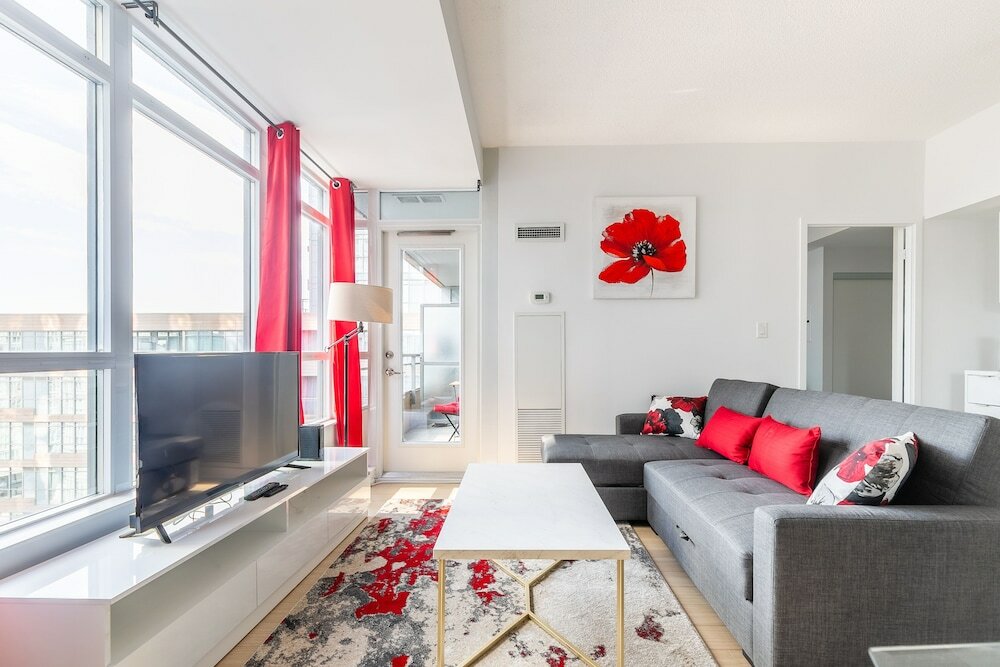 Фото SkyTree - Condos in Heart of Downtown