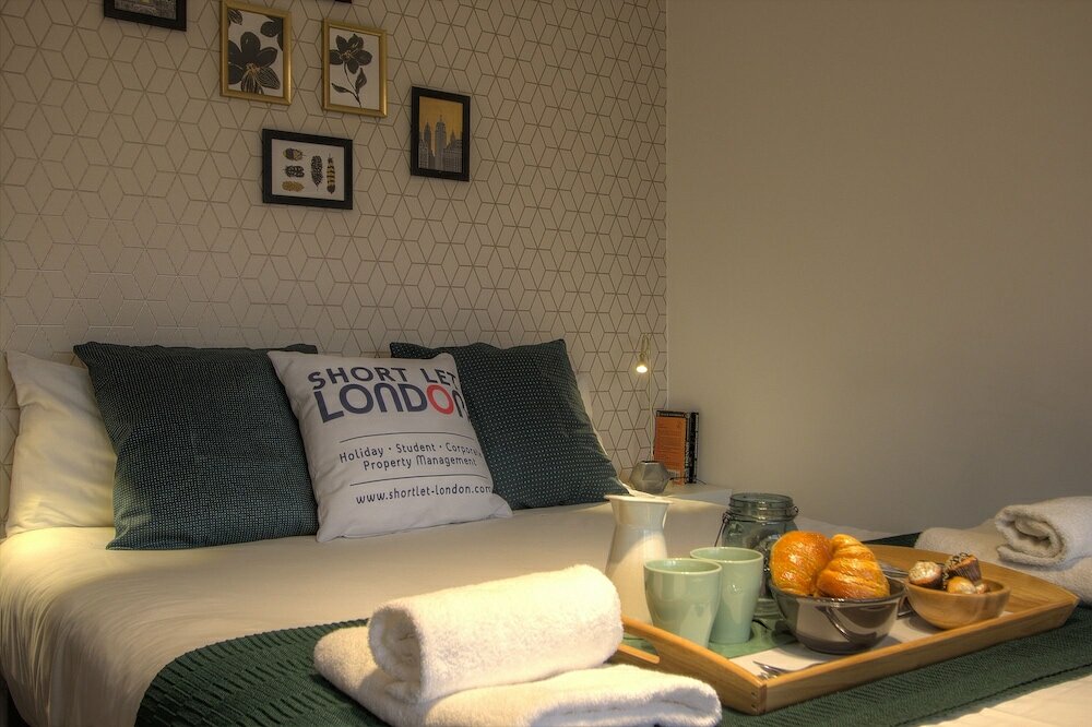 Фото R2 Medium Studio