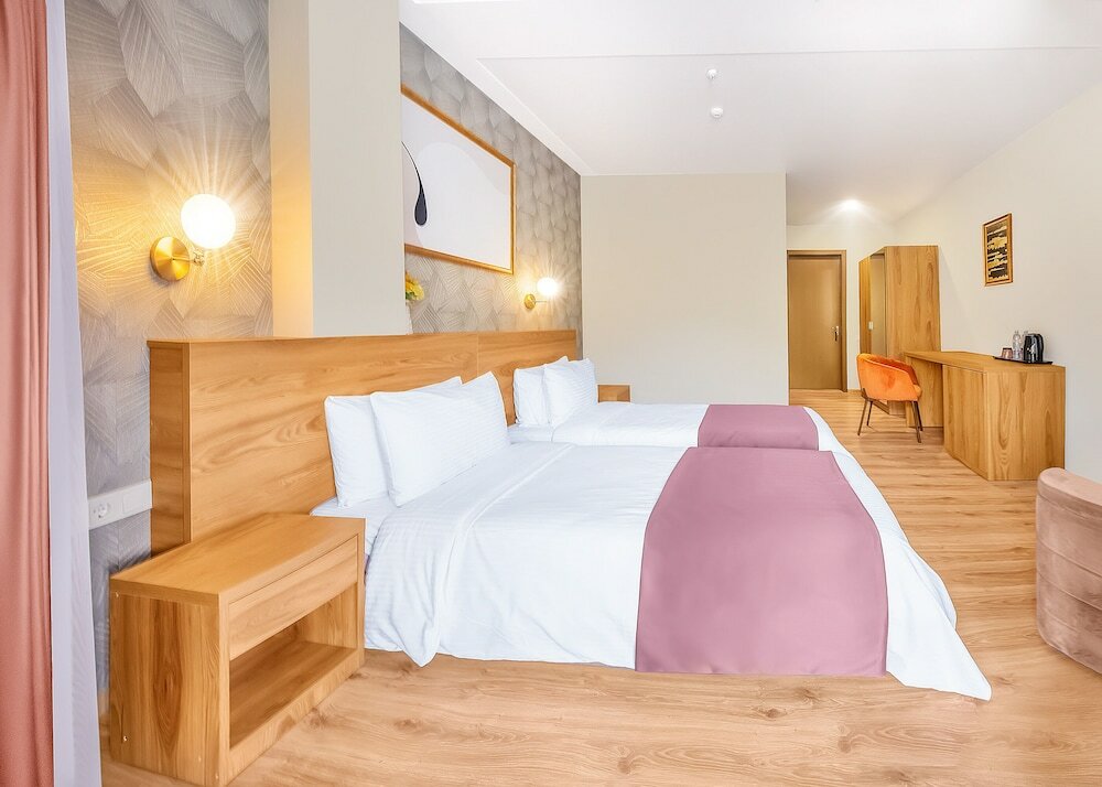 Фото Solo Grand Boshuri Hotel