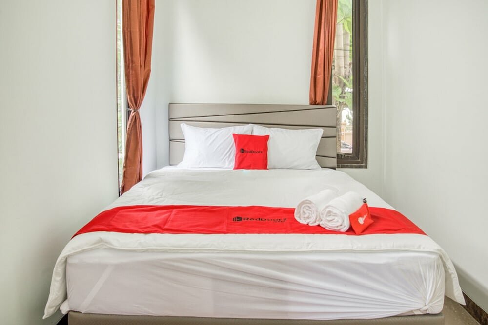 Hotel RedDoorz near Taman Mini Jakarta, Jakarta, photo