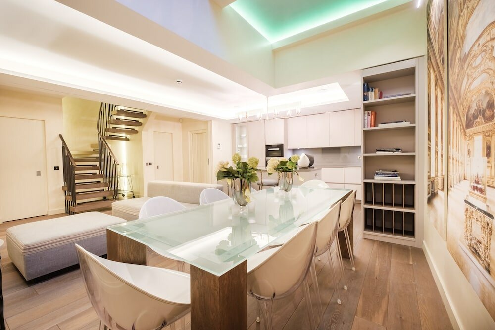 Фото Luxury Home with 3 Bed 2 Bath in London