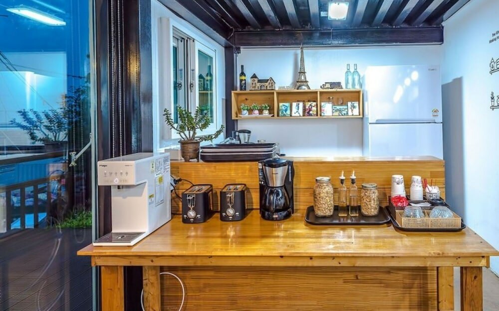 Фото Yeosu Maison Blanche Pension