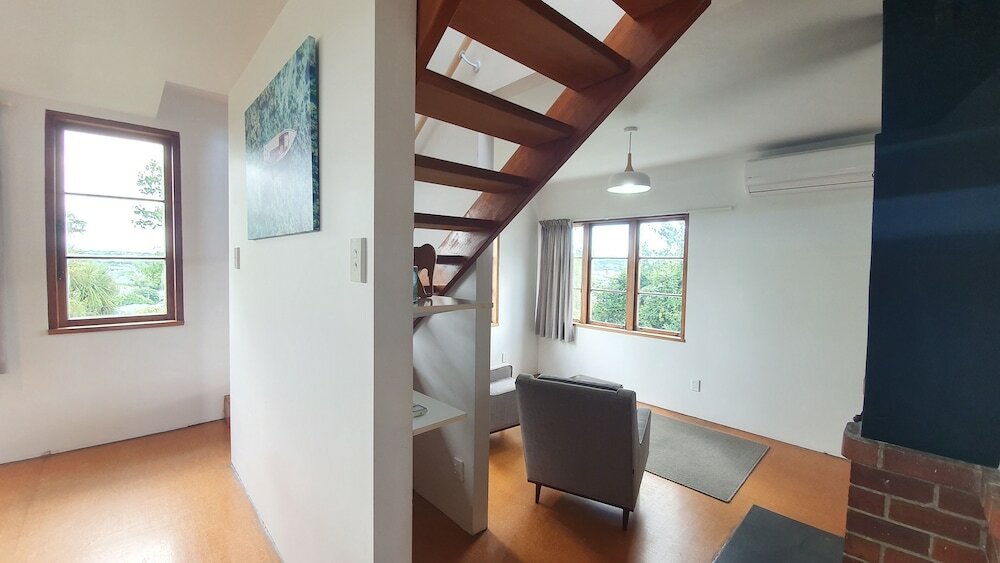 Фото Bright and Modern Oasis in Kingsland