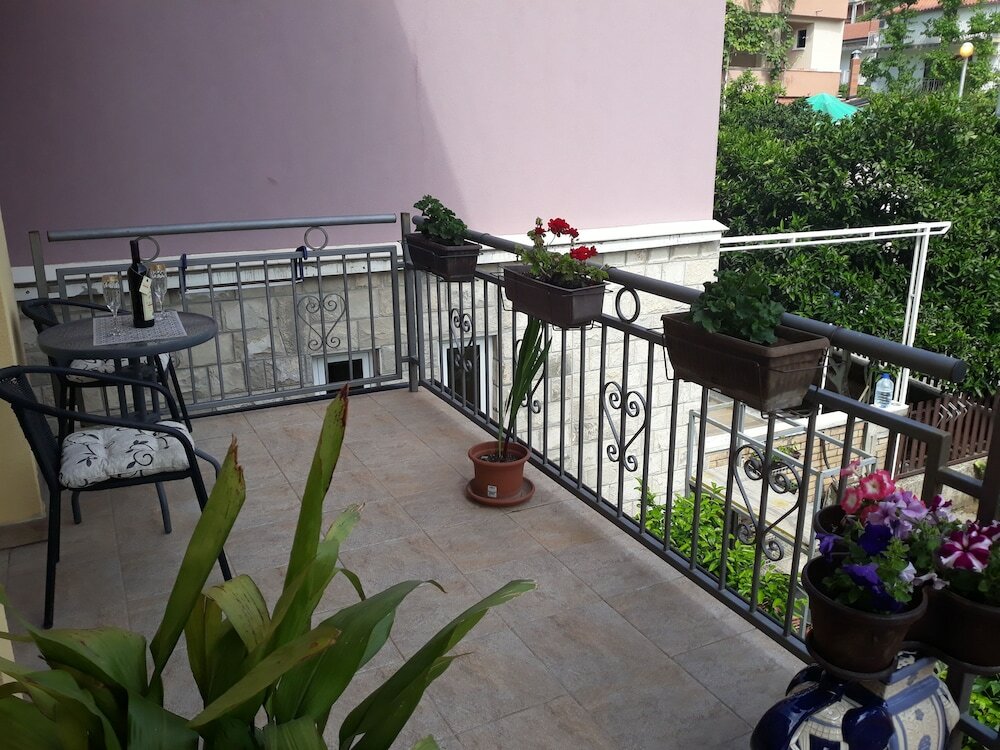 Фото Radovic apartments