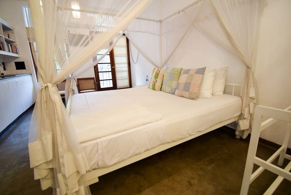 Фото Charming White Room