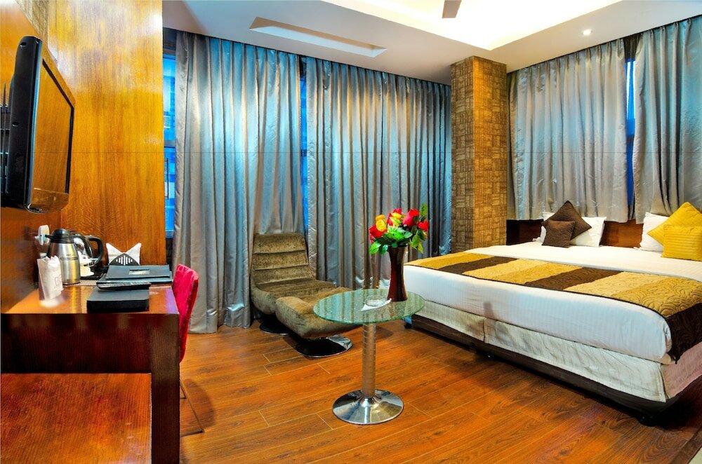 Фото Hotel Omega Residency