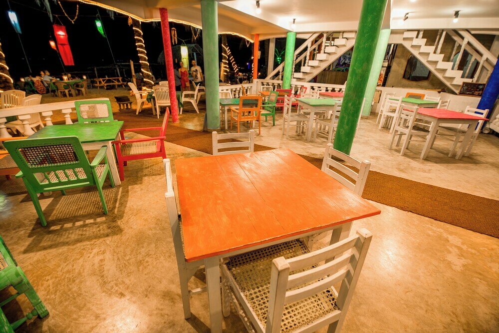 Фото International Beach Hotel and Restaurant