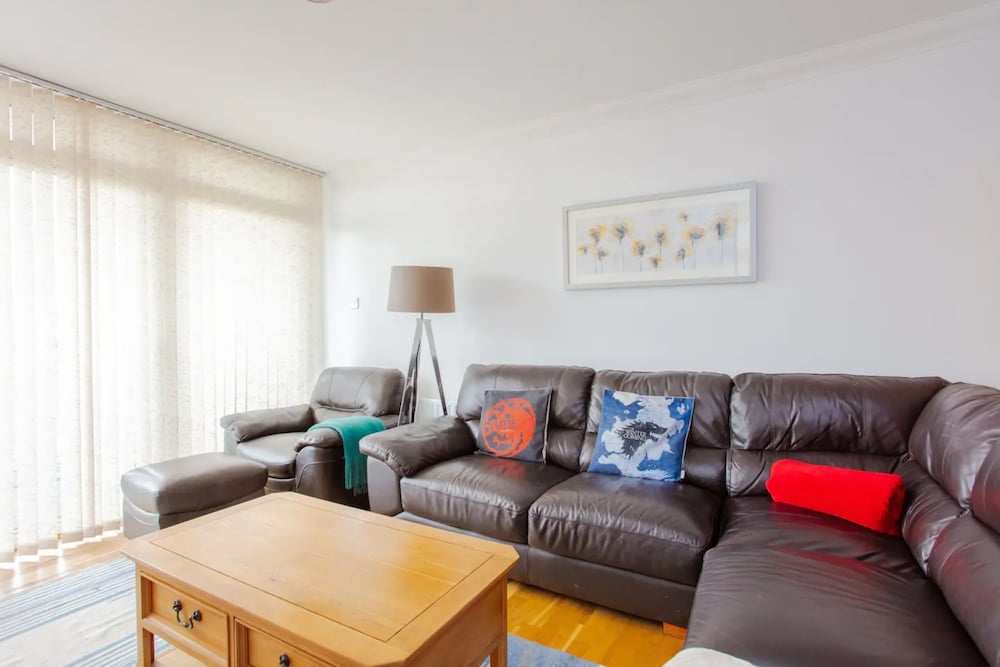 Фото Bright 2 Bedroom Apartment in Islington