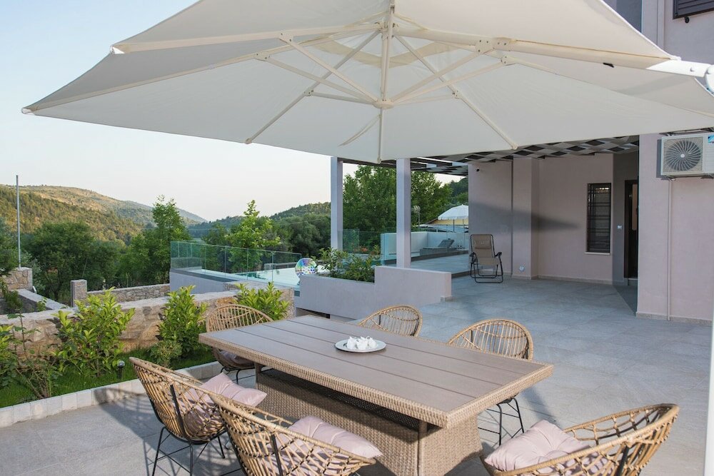 Фото Tony's villa with private pool