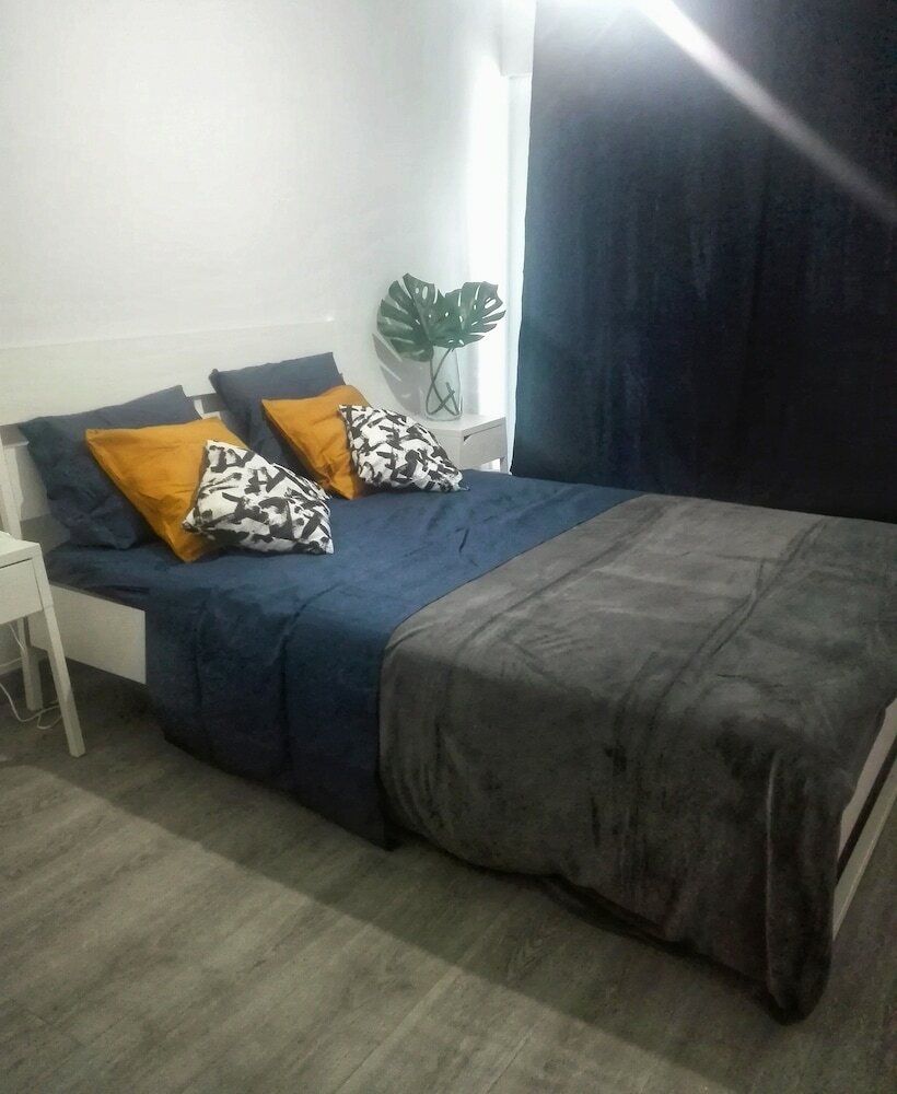 Фото Odivelas metro hospedagem