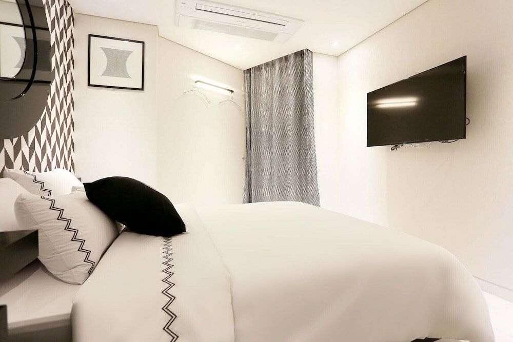 Фото Bucheon Renee