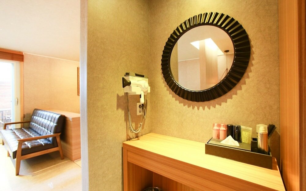 Фото Bucheon Boutique Hotel 375