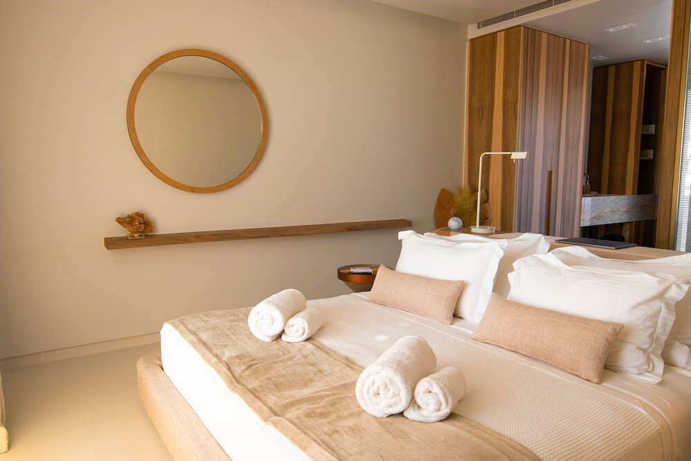 Фото Avgoustos Suites - Adults only