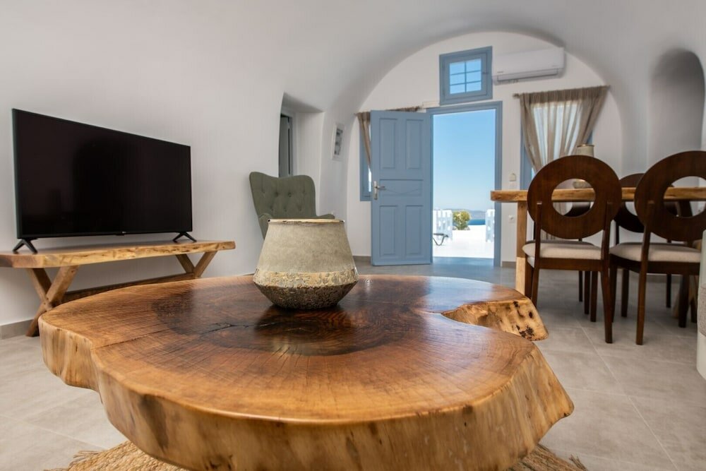 Фото Sun Angelos Oia - Luxury Cave Suites