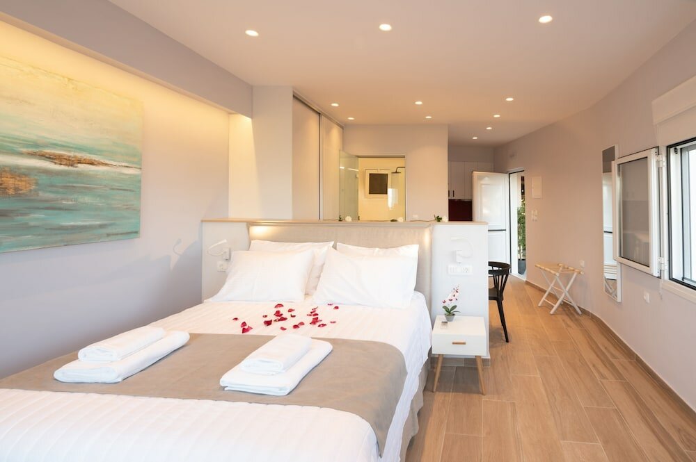 Фото Eleftheria Suites