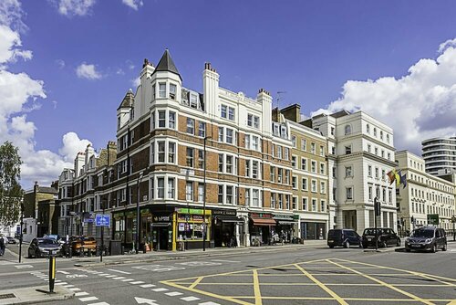 Elegance in Westminster: Victoria Vibes Apartment