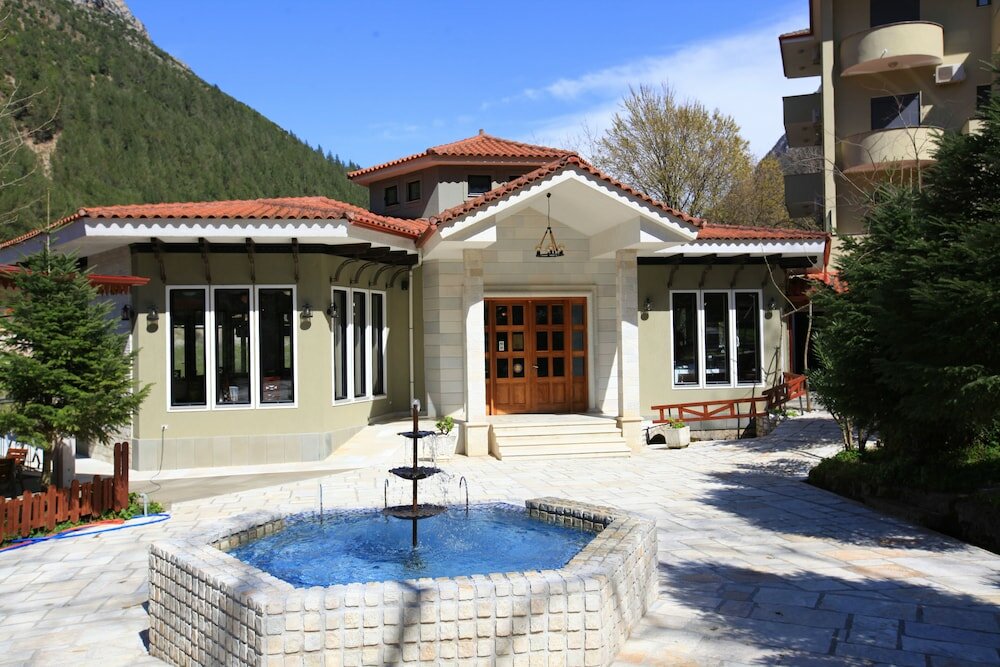 Фото Hotel Gryka e Kelcyres