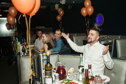 Үлкен сиськи неміс әйел valbe