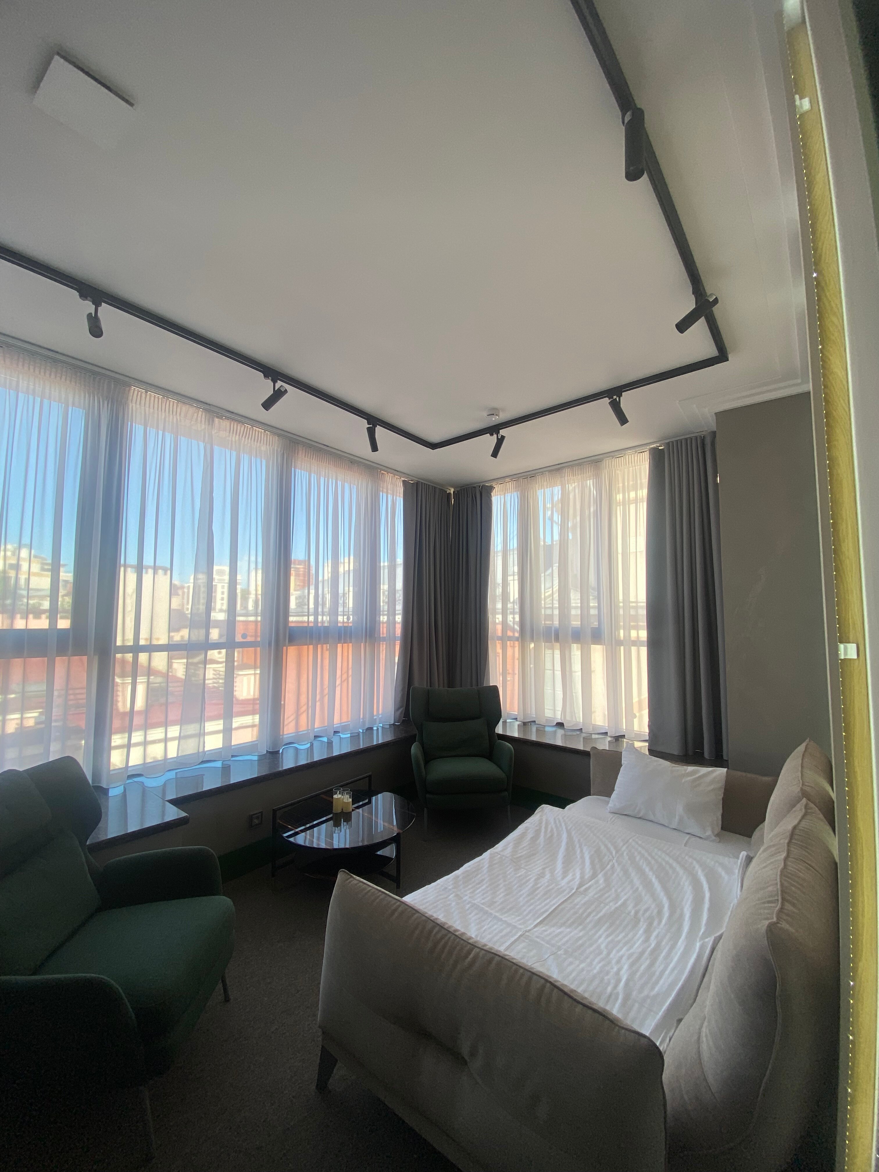 Фото Green Doors