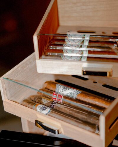 The Tobacconist Premium Cigars & Accessories, tobacco and smoking  accessories shop, 9, Nareel Island Street, Al Khubeirah, Abu Dhabi — Yandex  Maps