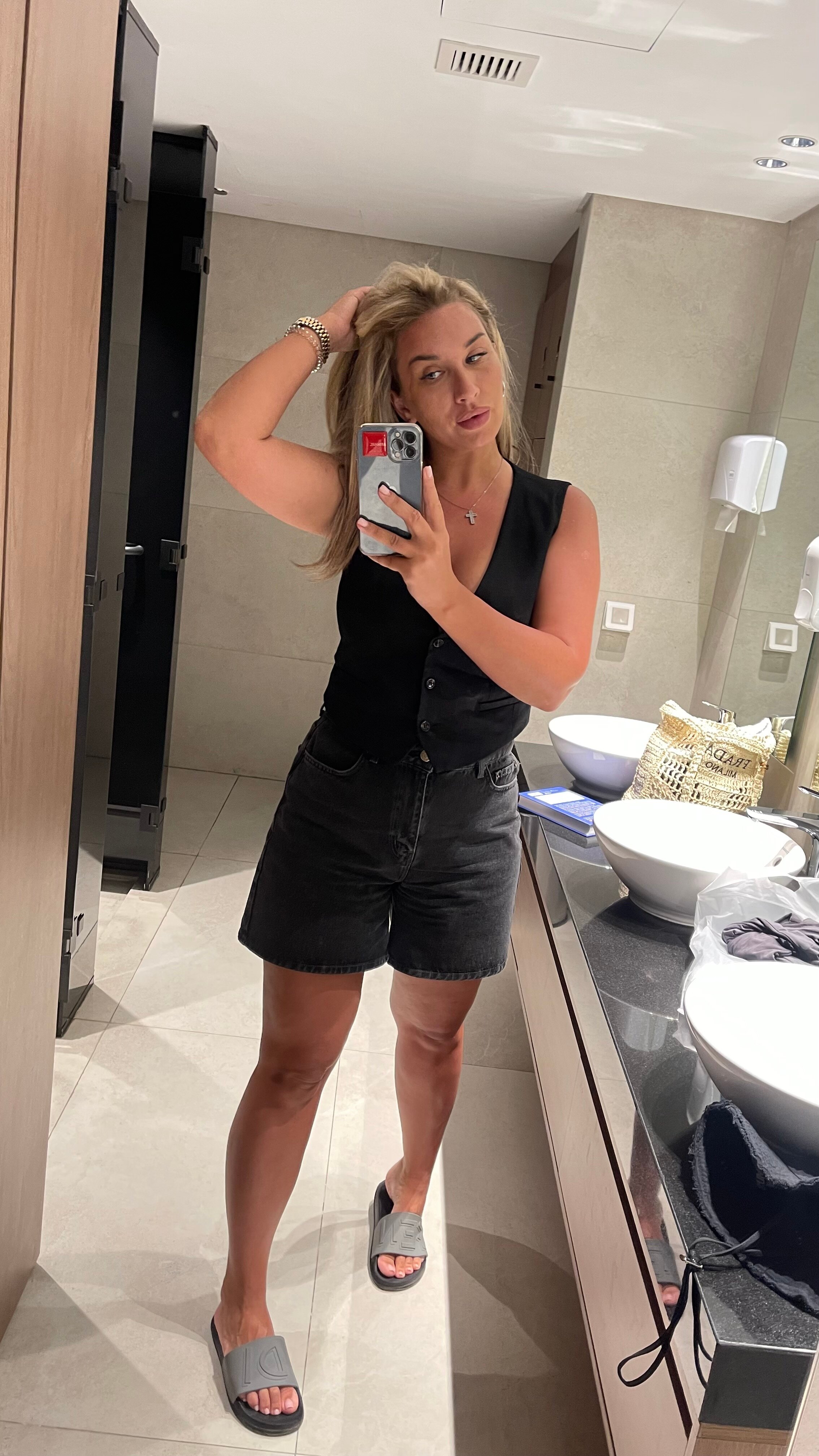 Фото The G Seashell