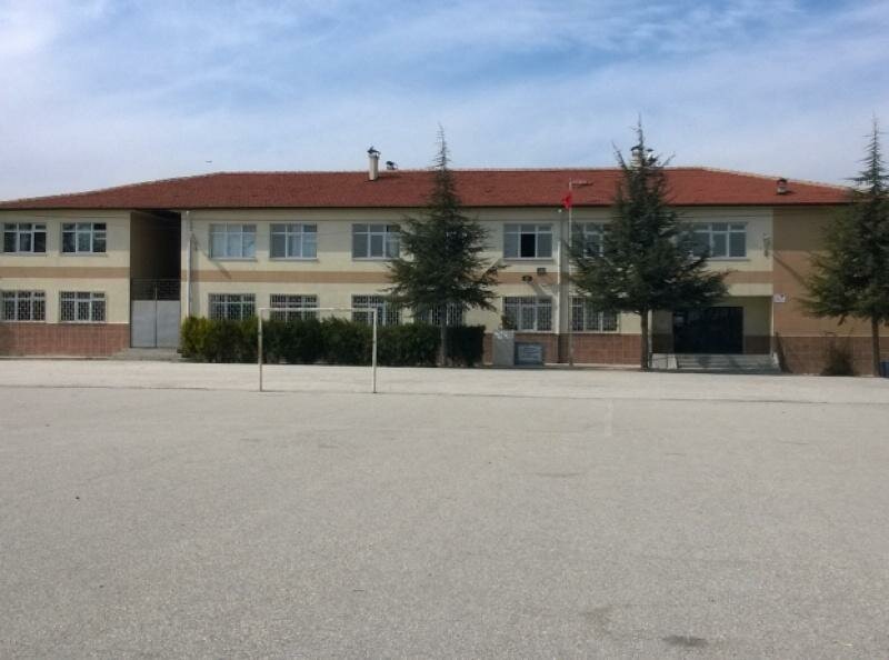 مدرسة Martyr Halil Durmaz Middle School ، إسكي شهر، صورة