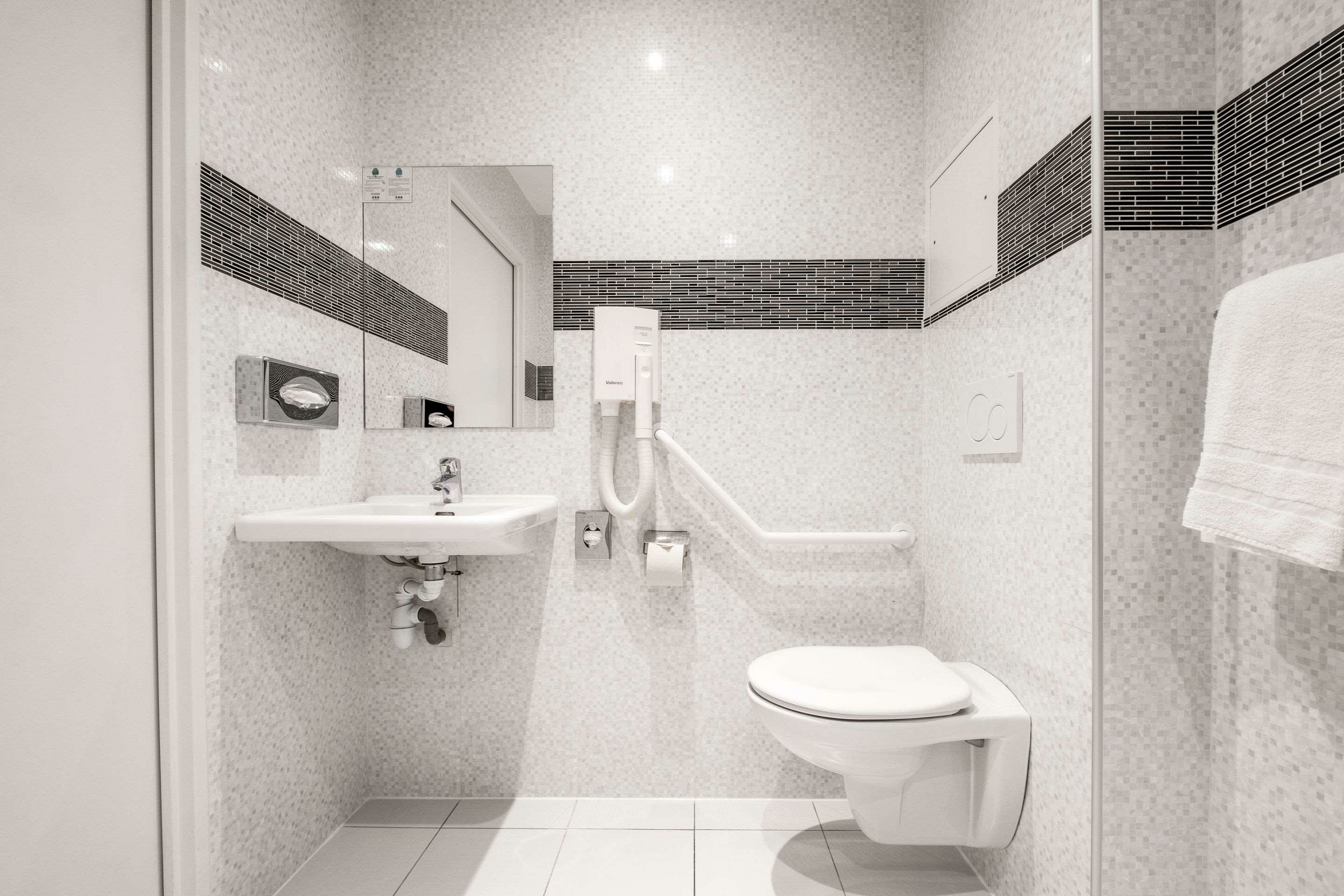 Фото Comfort Hotel Champigny Sur Marne