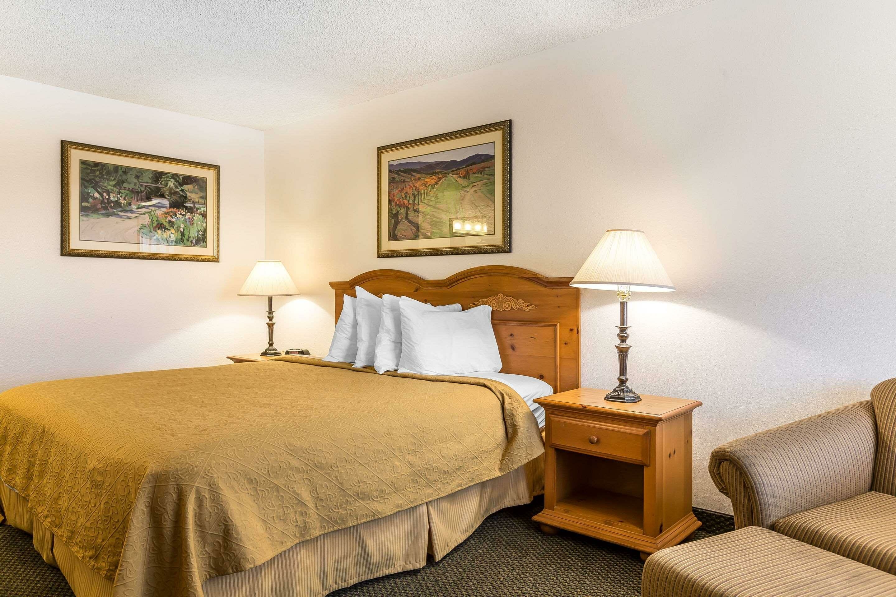 Фото Quality Inn Near Fort Hunter Liggett