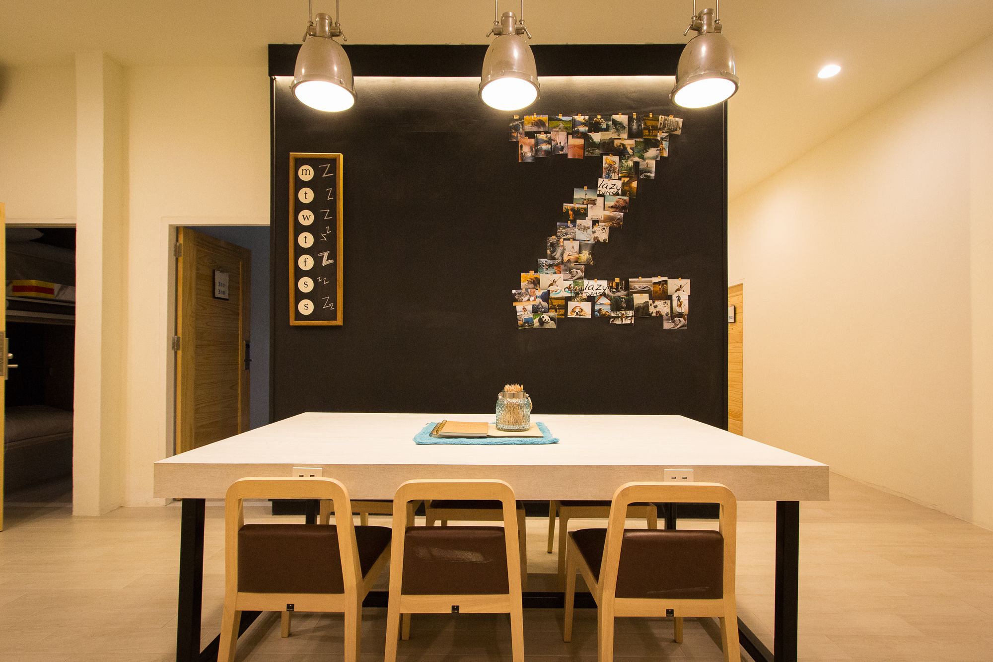 Фото Lazy Sunday Hostel