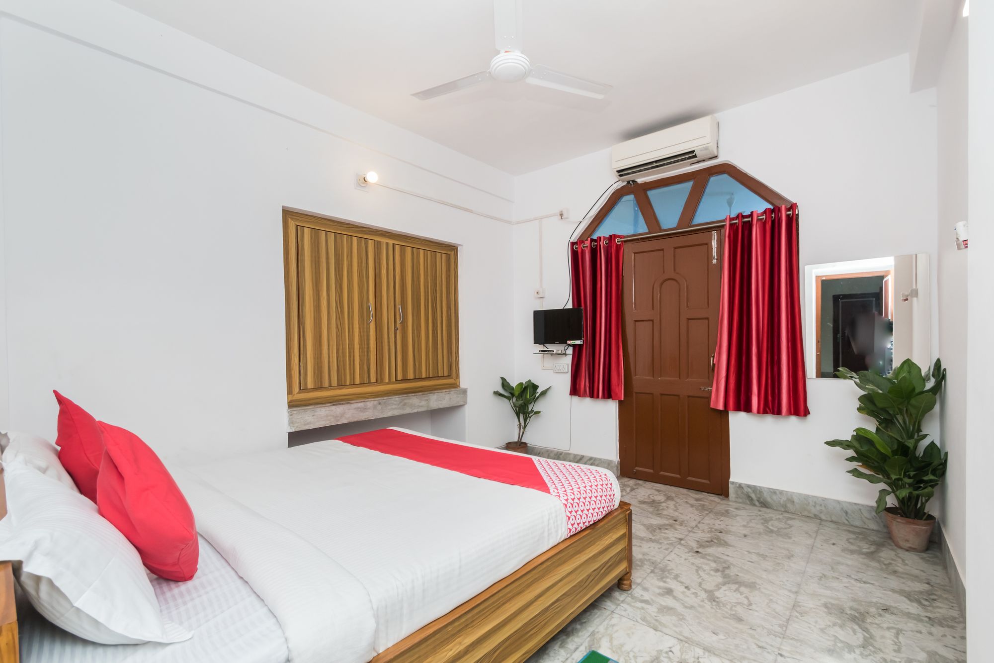 Фото Oyo 10246 New Silver Inn