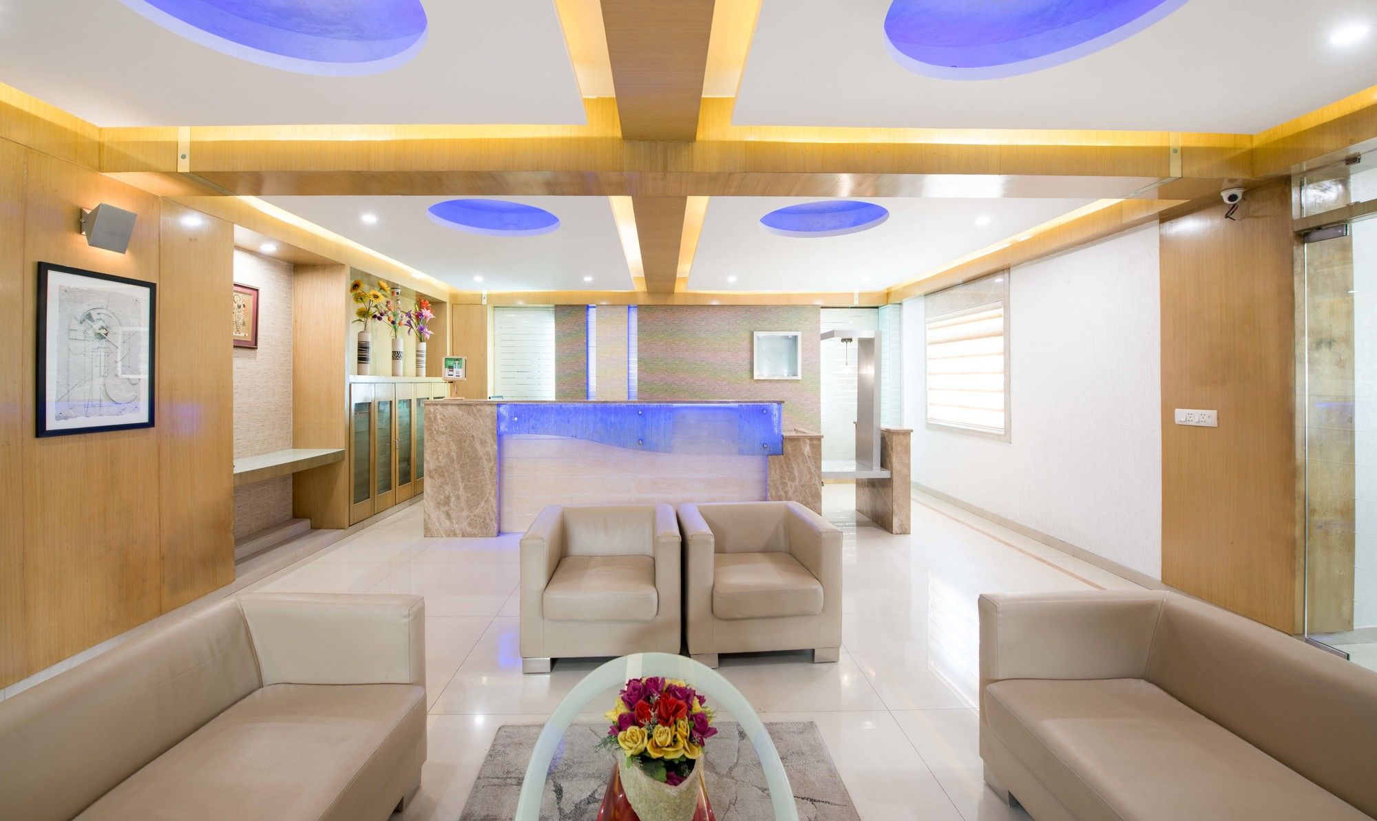 Фото отеля 2