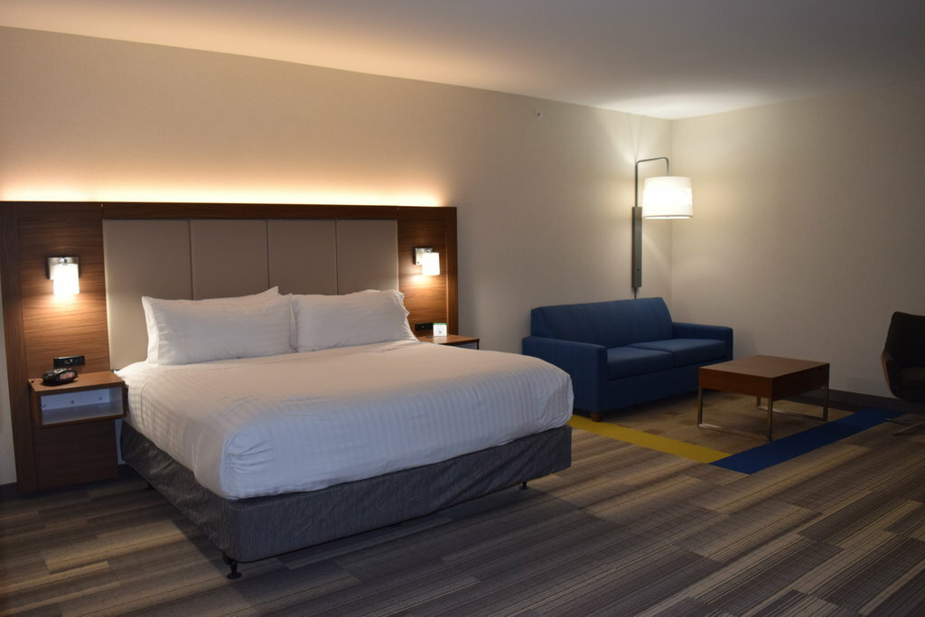 Фото Holiday Inn Express & Suites Ithaca, an Ihg Hotel