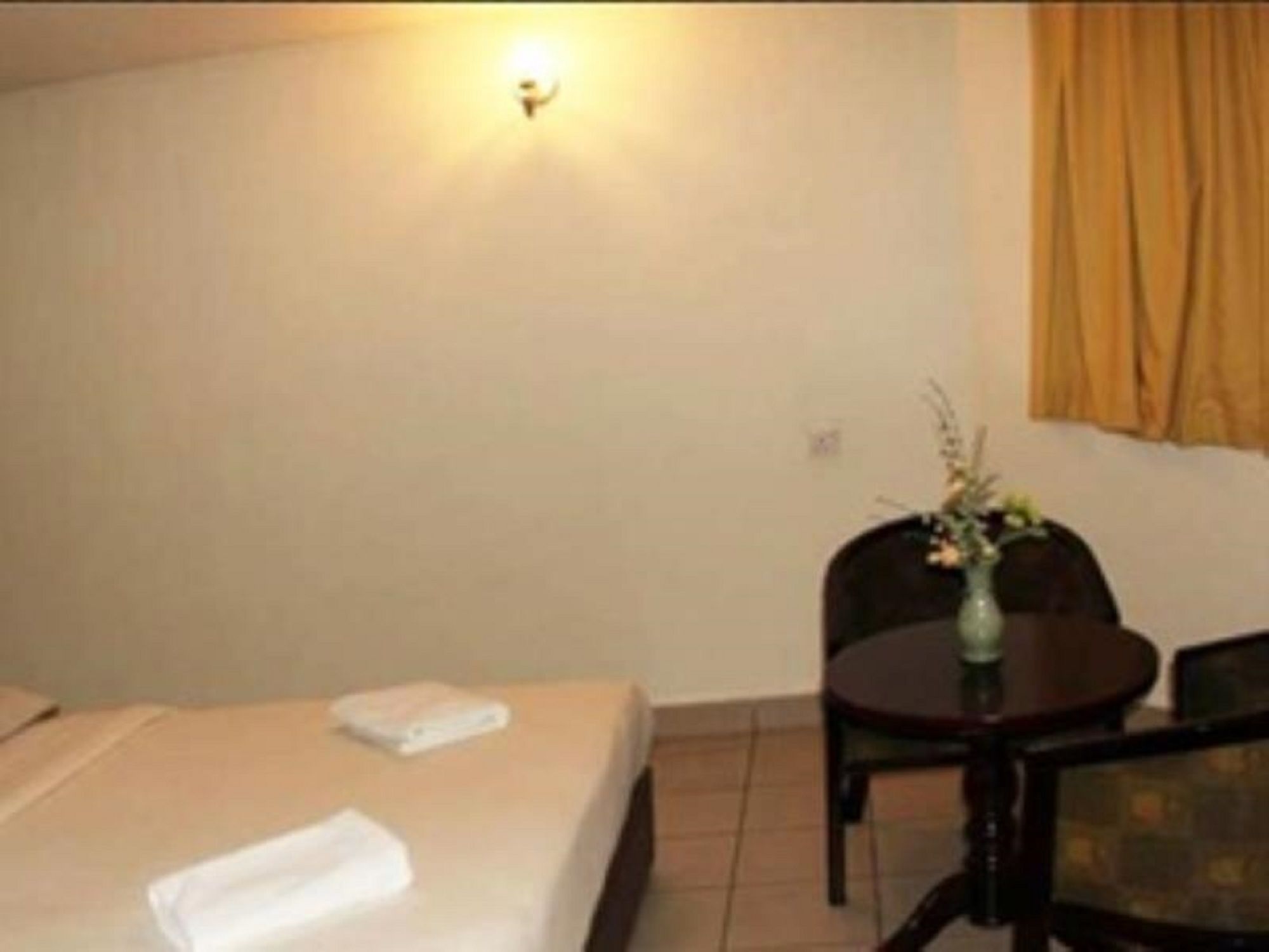 Фото One Hotel Sadong Jaya